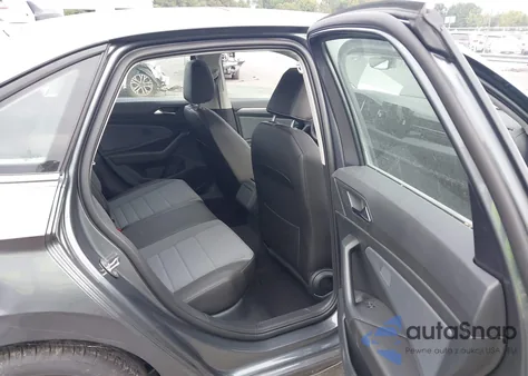 2025 Volkswagen Jetta 1.5T Se from USA, damaged, VIN 3VW7X7BU2SM092857